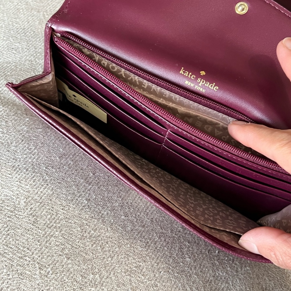 Kate Spade Oxblood Reversible Tote with Matching Wallet - Picture 7 of 9